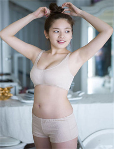 《火车上的女孩(2021)》
